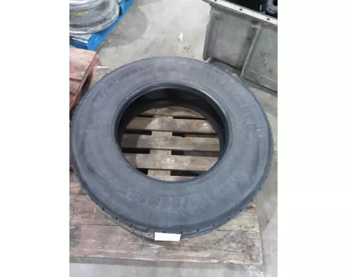 MICHELIN 275/80R22.5 TIRE