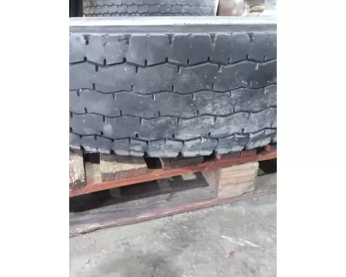 MICHELIN 275/80R22.5 TIRE