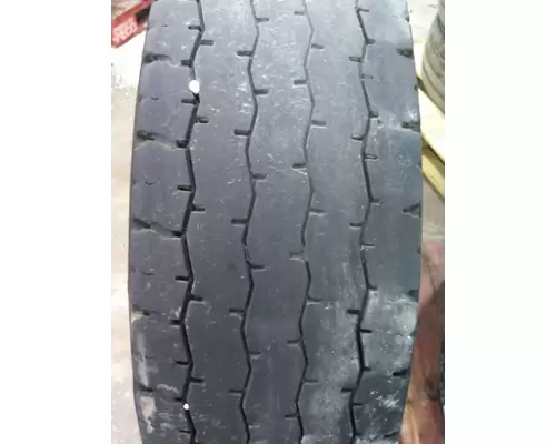 MICHELIN 275/80R22.5 TIRE