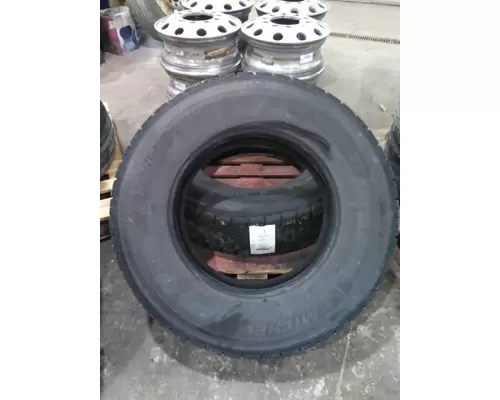 MICHELIN 275/80R22.5 TIRE