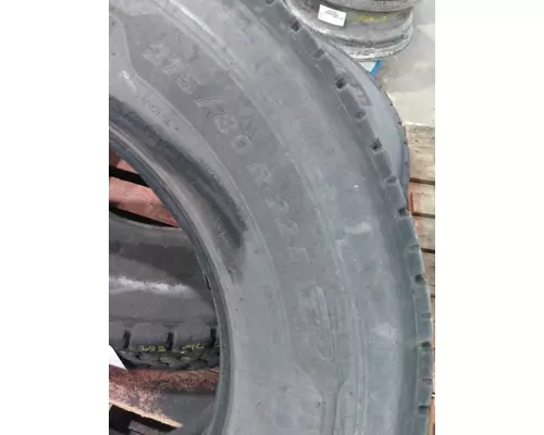 MICHELIN 275/80R22.5 TIRE
