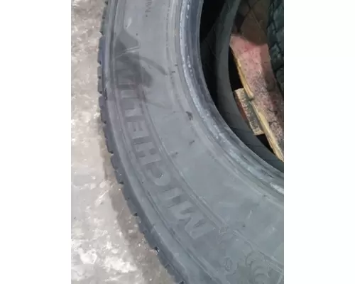 MICHELIN 275/80R22.5 TIRE