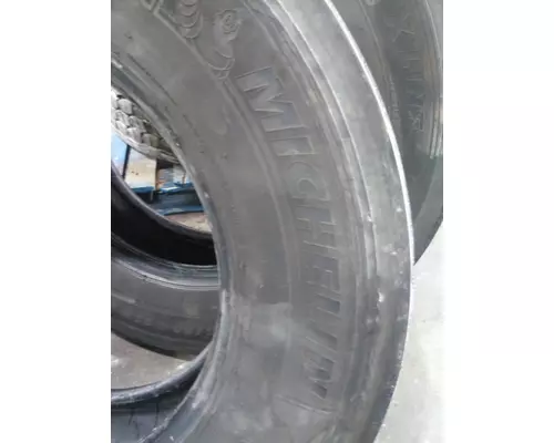 MICHELIN 275/80R22.5 TIRE