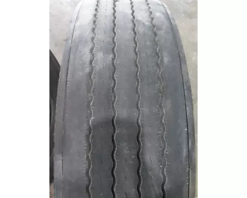 MICHELIN 275/80R22.5 TIRE