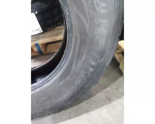 MICHELIN 275/80R22.5 TIRE