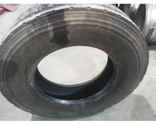 MICHELIN 275/80R22.5 TIRE