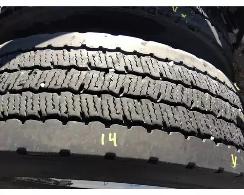 MICHELIN 275/80R22.5 TIRE