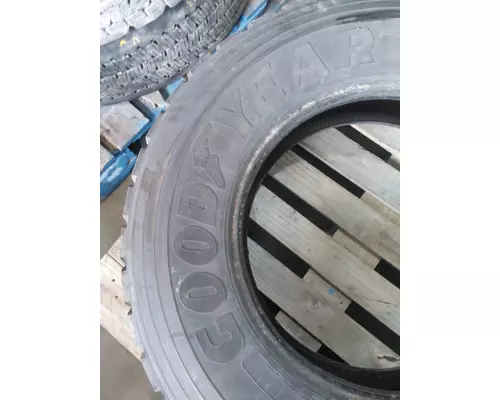 MICHELIN 275/80R22.5 TIRE