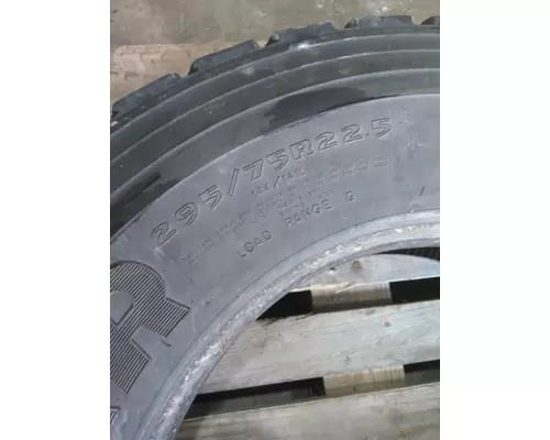 MICHELIN 275/80R22.5 TIRE