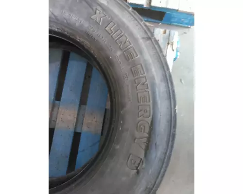 MICHELIN 275/80R22.5 TIRE