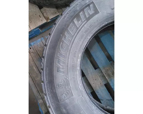 MICHELIN 275/80R22.5 TIRE