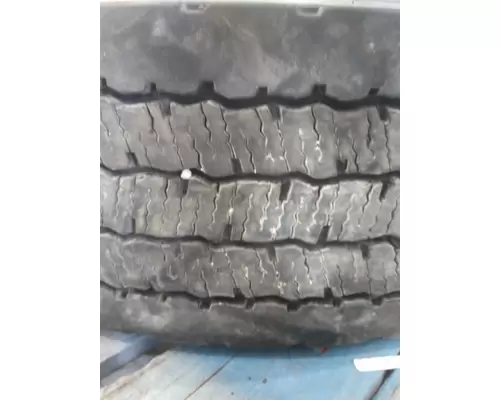 MICHELIN 275/80R22.5 TIRE