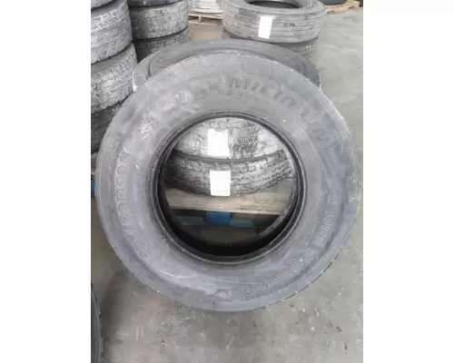 MICHELIN 275/80R22.5 TIRE