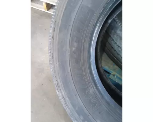 MICHELIN 275/80R22.5 TIRE