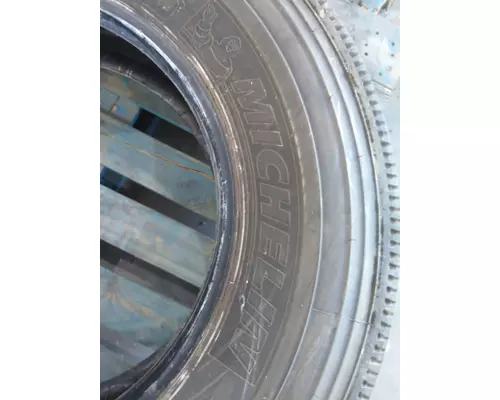 MICHELIN 275/80R22.5 TIRE