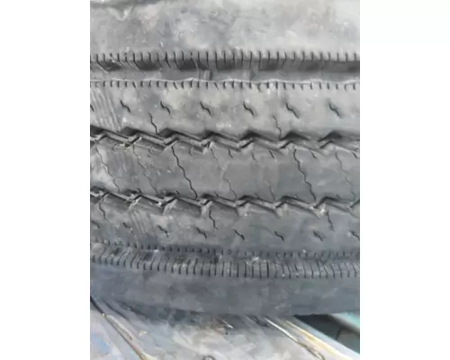 MICHELIN 275/80R22.5 TIRE