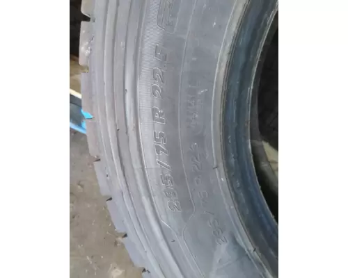 MICHELIN 275/80R22.5 TIRE