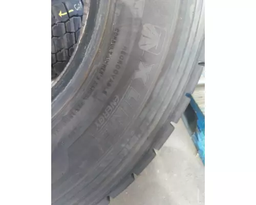 MICHELIN 275/80R22.5 TIRE