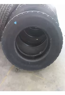 MICHELIN 275/80R22.5 TIRE