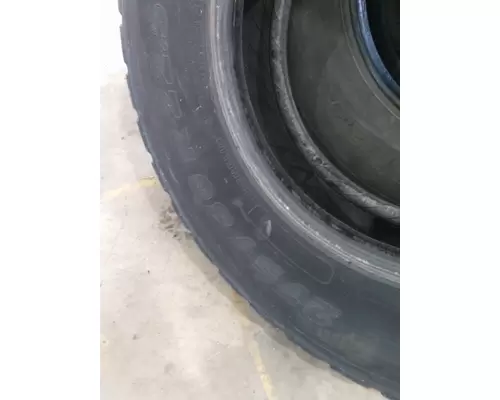 MICHELIN 275/80R22.5 TIRE
