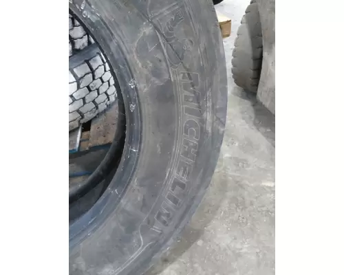 MICHELIN 275/80R22.5 TIRE