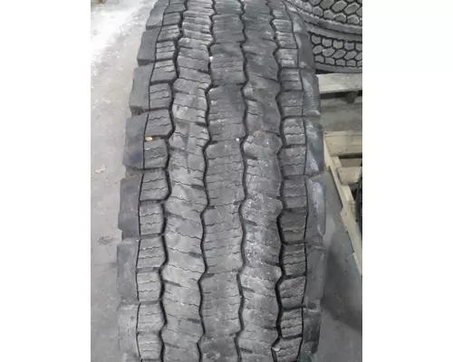MICHELIN 275/80R22.5 TIRE