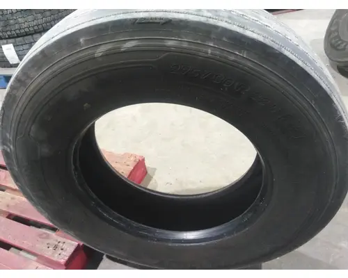 MICHELIN 275/80R22.5 TIRE