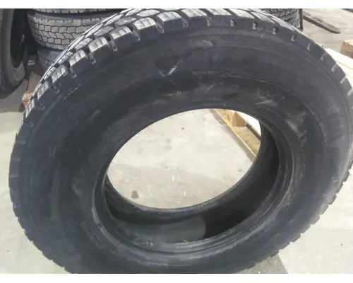 MICHELIN 275/80R22.5 TIRE