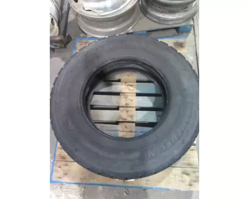 MICHELIN 275/80R22.5 TIRE