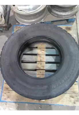 MICHELIN 275/80R22.5 TIRE