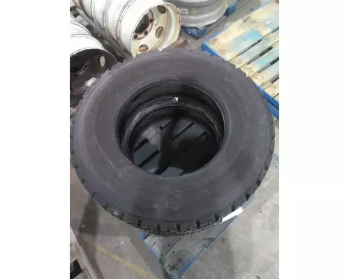 MICHELIN 275/80R22.5 TIRE