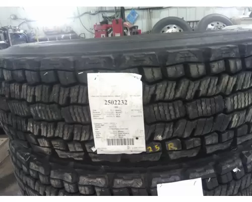 MICHELIN 275/80R22.5 TIRE