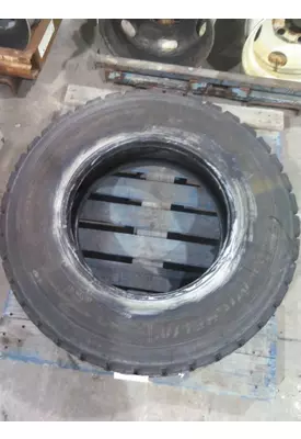 MICHELIN 275/80R22.5 TIRE