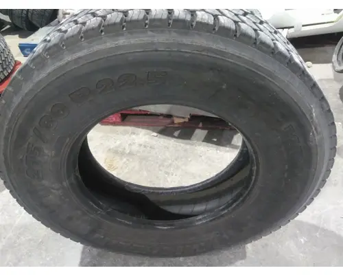 MICHELIN 275/80R22.5 TIRE