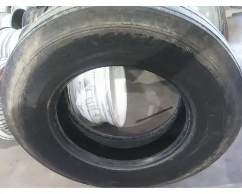 MICHELIN 275/80R22.5 TIRE
