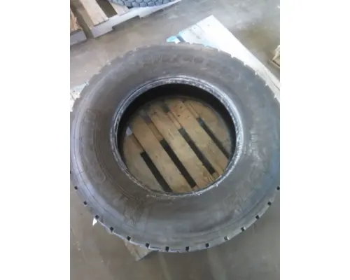 MICHELIN 275/80R22.5 TIRE