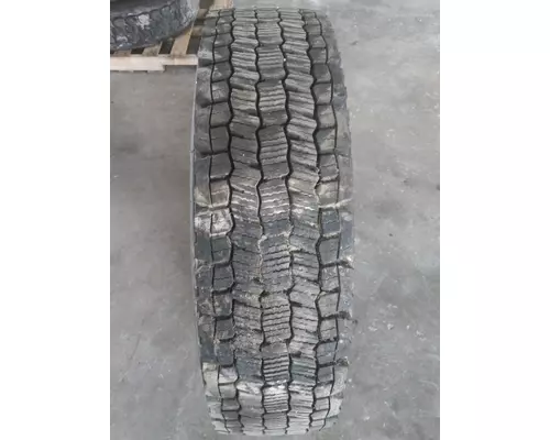 MICHELIN 275/80R22.5 TIRE