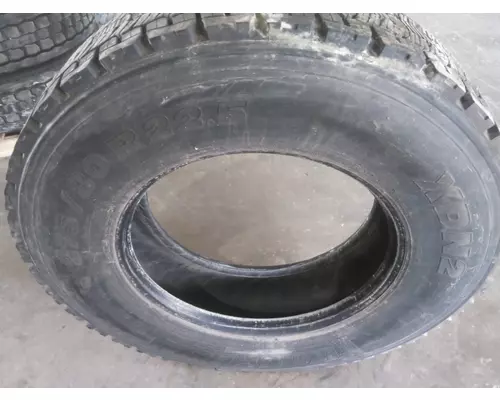 MICHELIN 275/80R22.5 TIRE