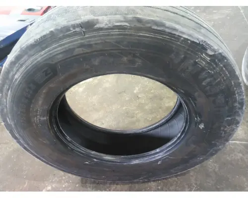 MICHELIN 275/80R22.5 TIRE