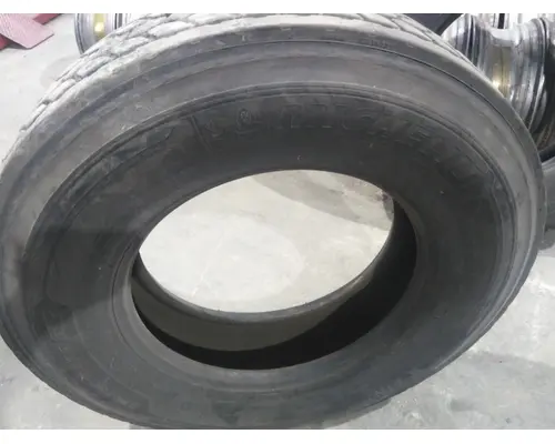 MICHELIN 275/80R22.5 TIRE