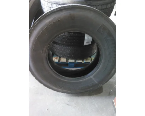 MICHELIN 275/80R22.5 TIRE