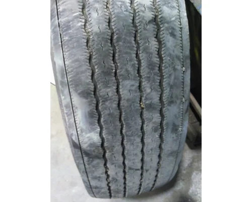 MICHELIN 275/80R22.5 TIRE