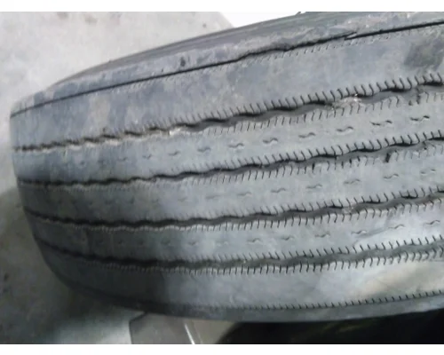 MICHELIN 275/80R22.5 TIRE