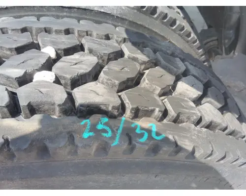 MICHELIN 295/75R22.5 TIRE