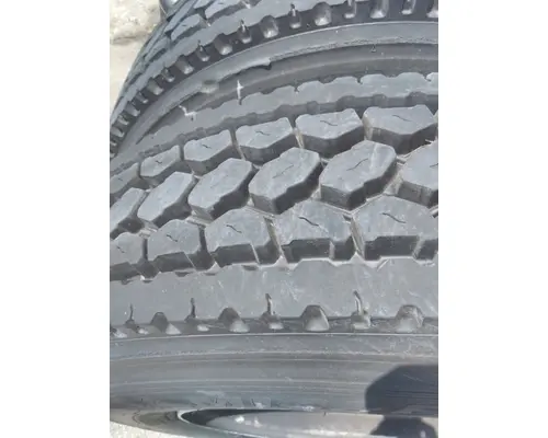 MICHELIN 295/75R22.5 TIRE
