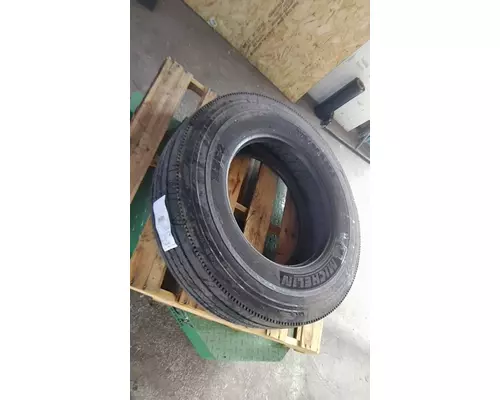 MICHELIN 295/75R22.5 TIRE
