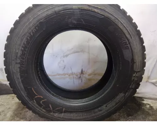 MICHELIN 295/75R22.5 TIRE