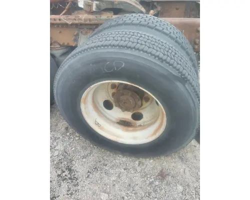 MICHELIN 295/75R22.5 TIRE