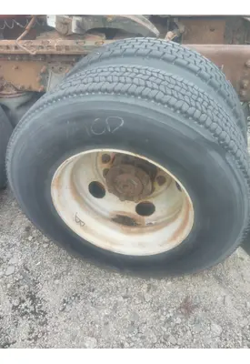 MICHELIN 295/75R22.5 TIRE