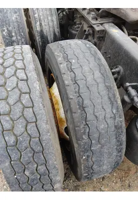 MICHELIN 295/75R22.5 TIRE